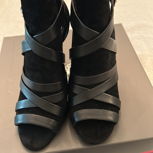 Vince Camuto 8.5 VC-Achika black suede with leather trim dress shoes. - Picture 7 of 9